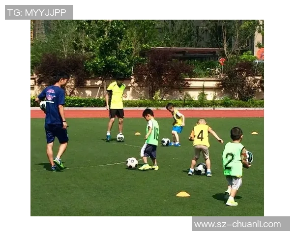 黑人足球明星与女儿的温馨时光展现亲子之爱与运动激情